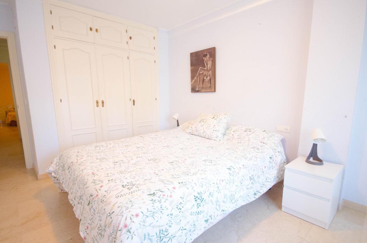 Aparment Neptuno- Located On The Promenade A Few Metres From The Beach. Estepona Luaran gambar